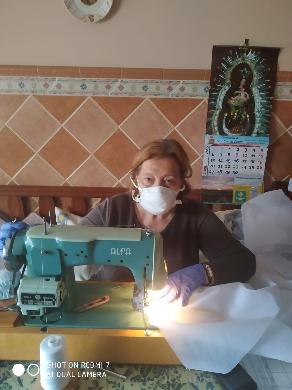 Cientos de mujeres de la provincia han aportado su granito para ayudar en la crisis sanitaria