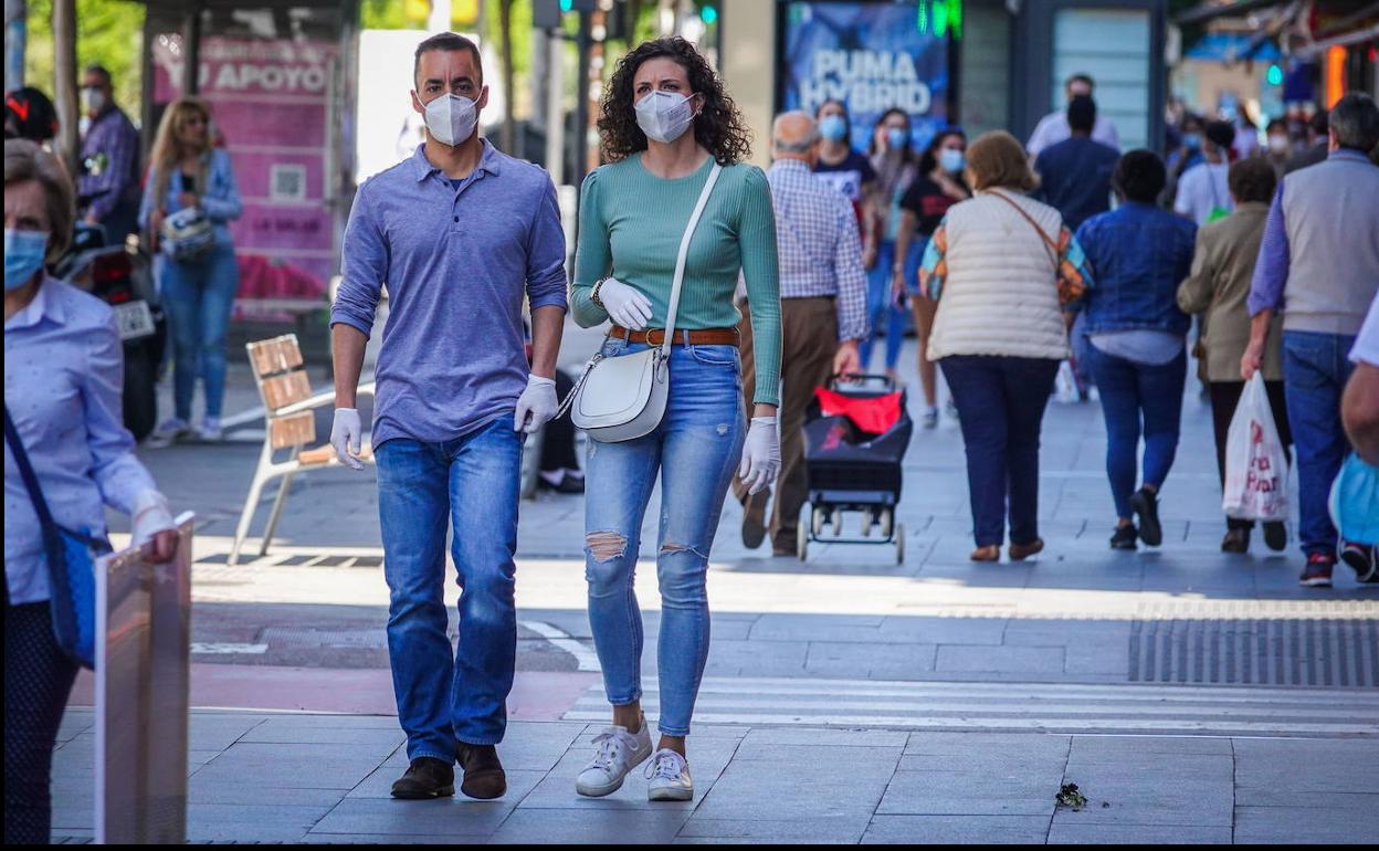 Las mascarillas, habituales en las calles de nuestras ciudades. 