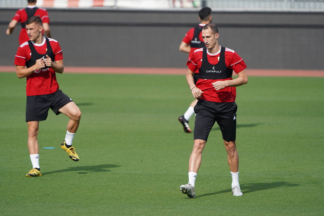 El equipo rojiblanco comienza a preparar el partido de la vuelta a la actividad con un grupo de 29 jugadores