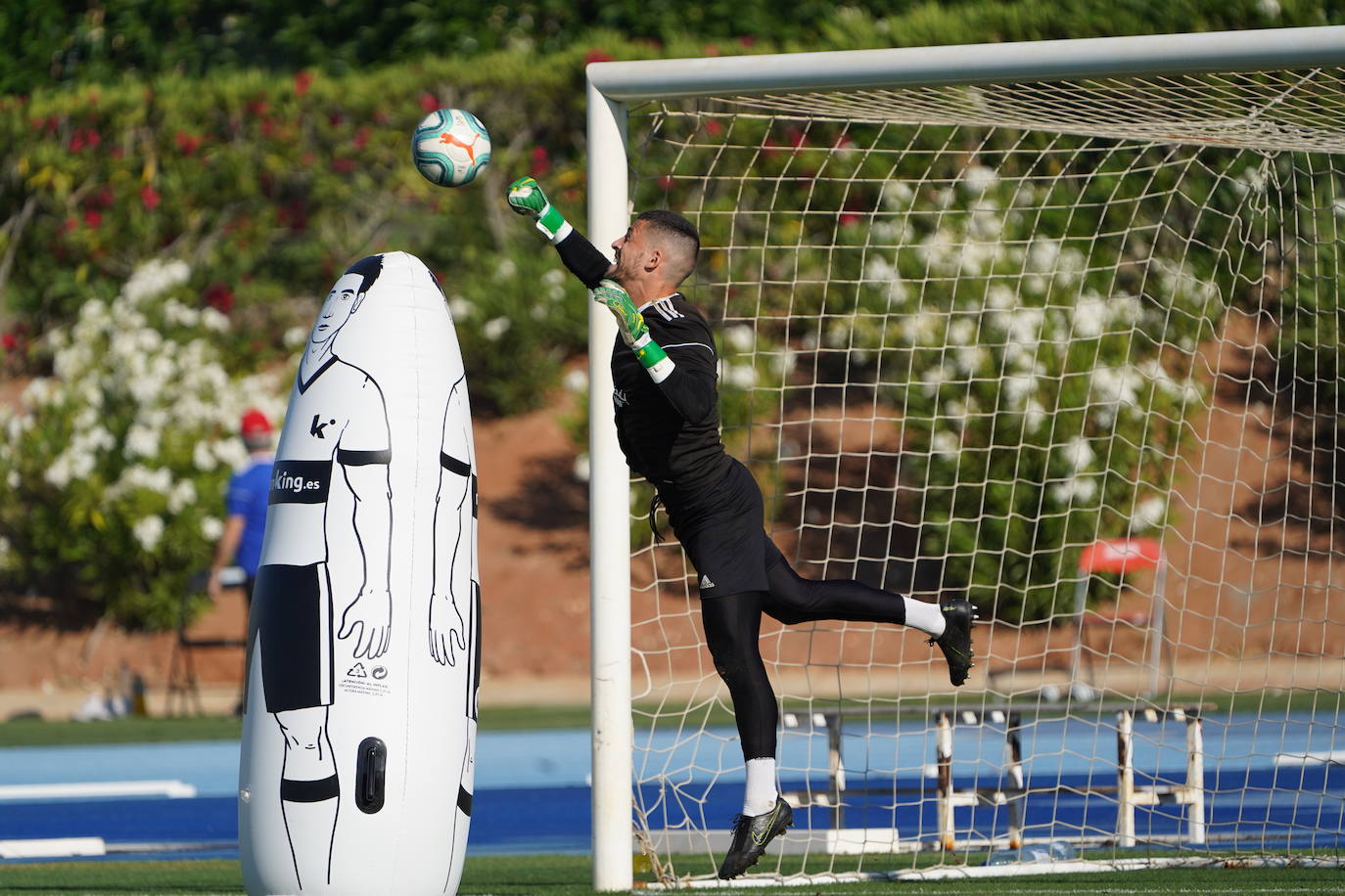 Fotos: El Almería ensaya su estrategia