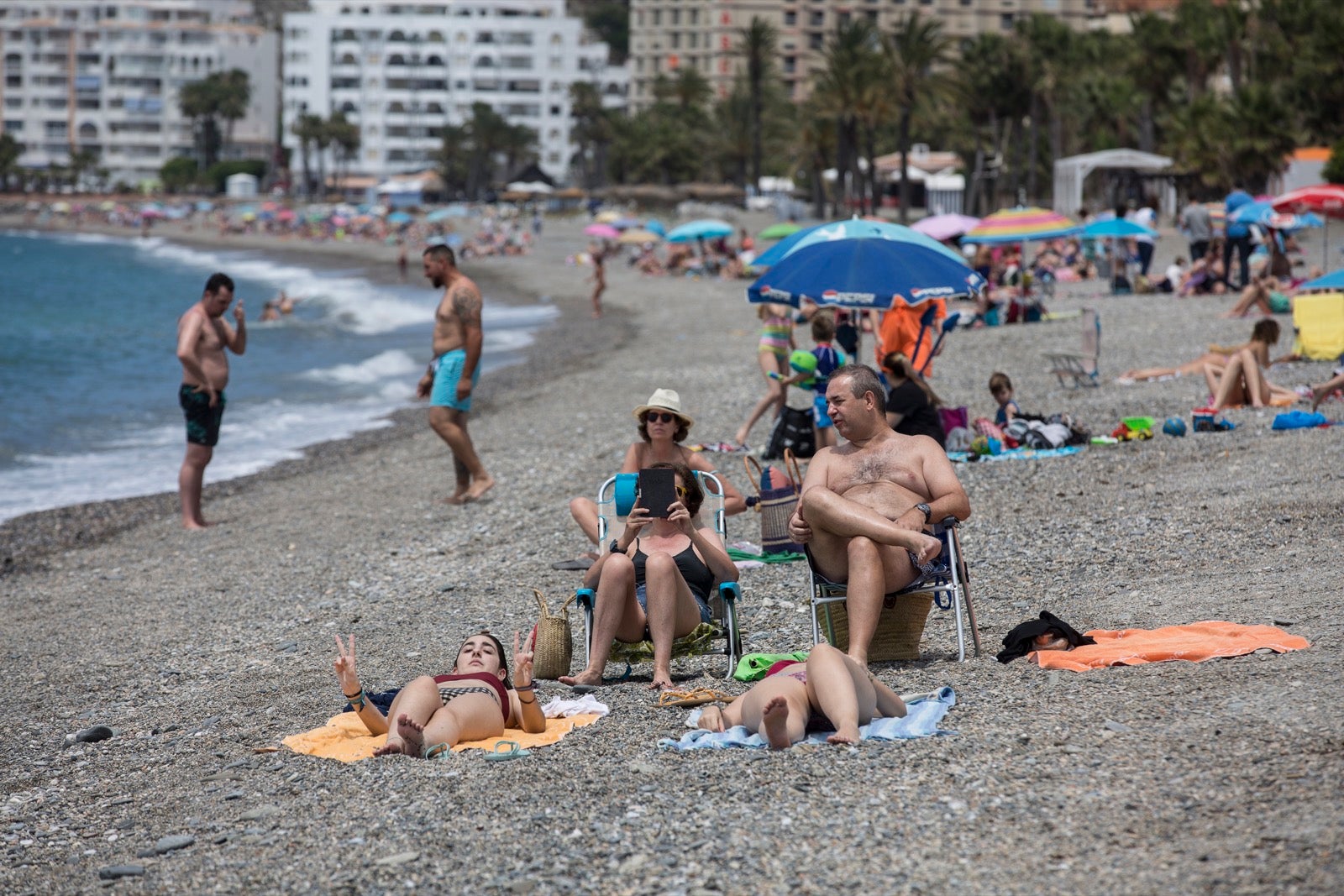 Es el primer sábado desde que se iniciara el estado de alarma en el que se permite el baño y tomar el sol