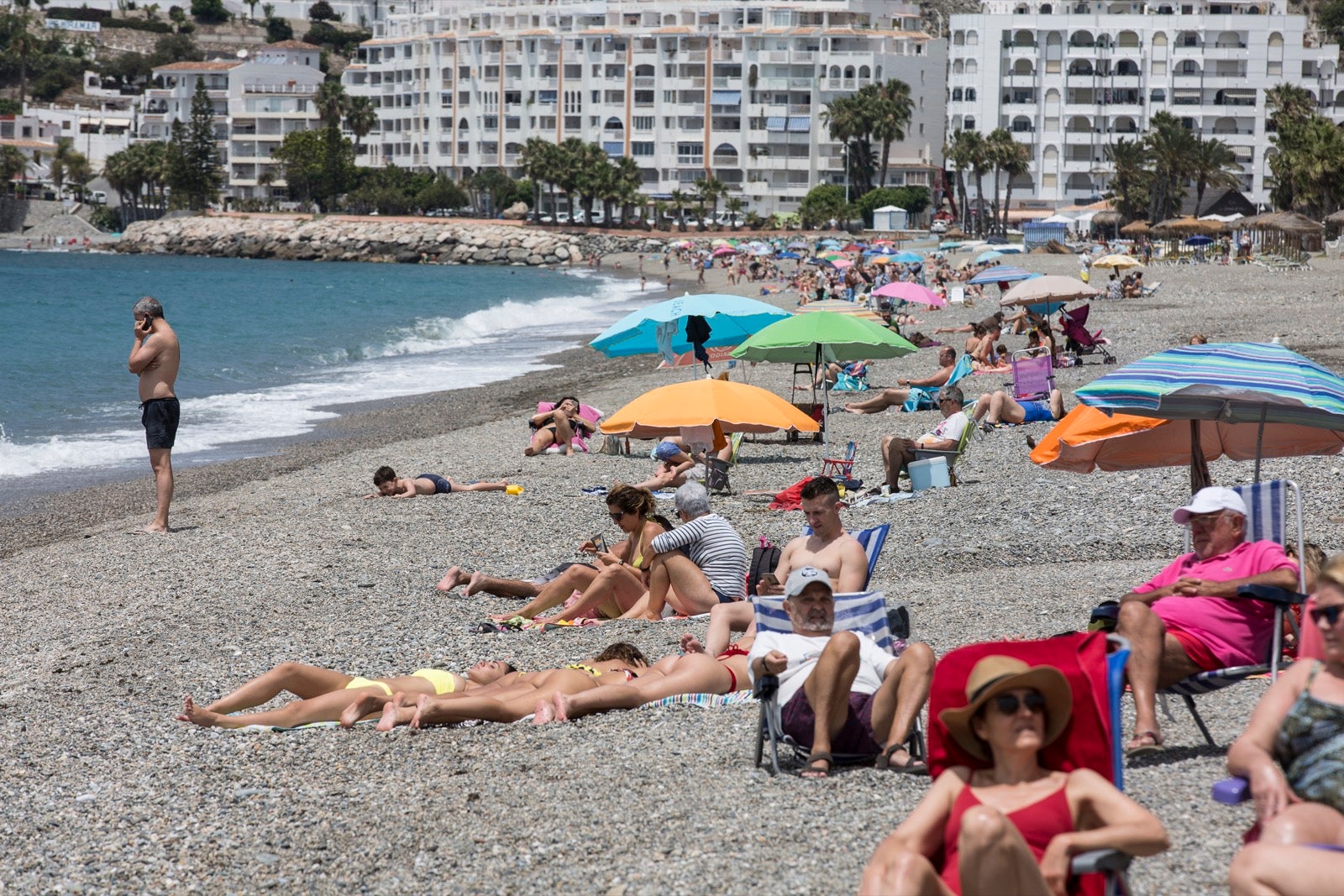 Es el primer sábado desde que se iniciara el estado de alarma en el que se permite el baño y tomar el sol