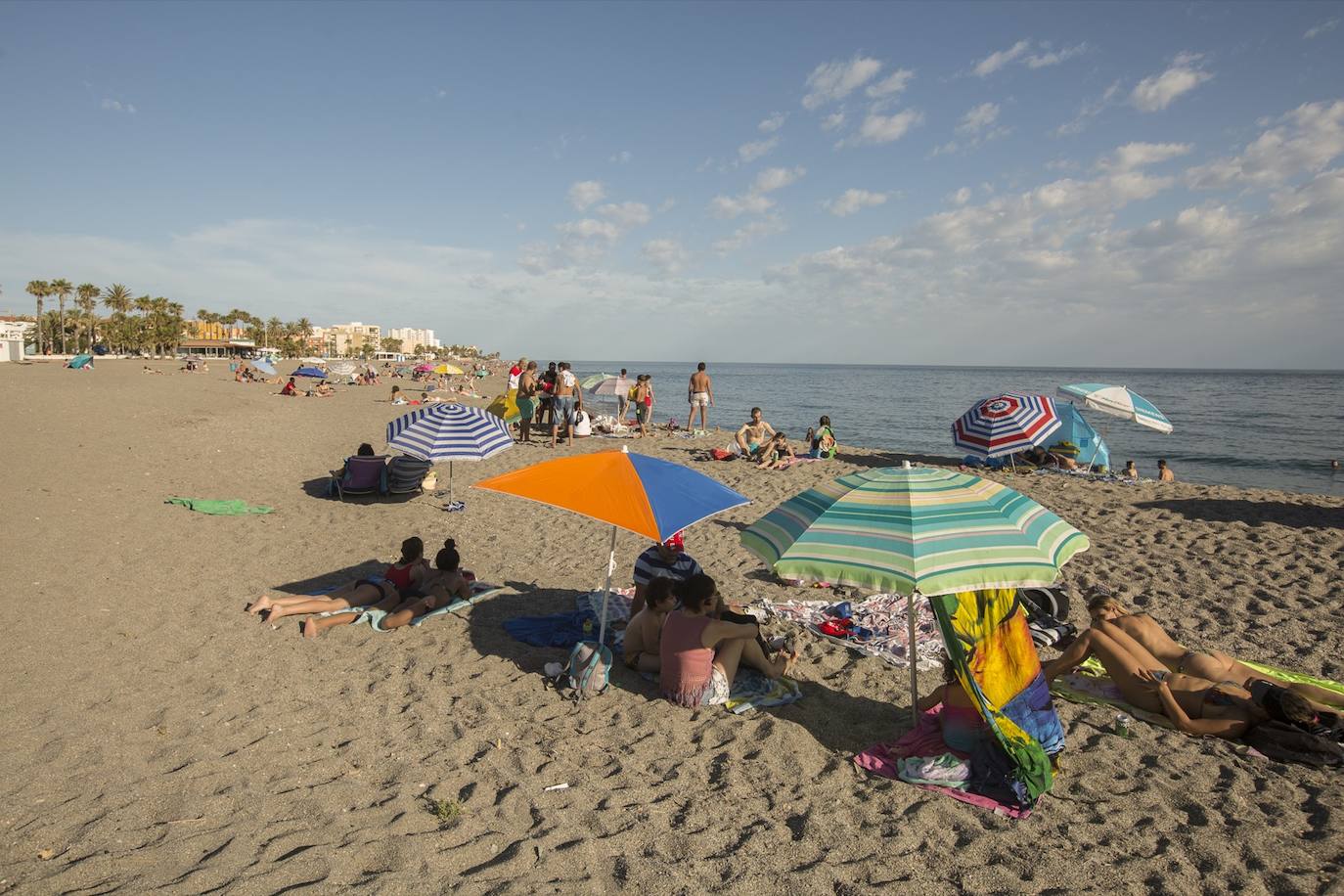 Es el primer sábado desde que se iniciara el estado de alarma en el que se permite el baño y tomar el sol