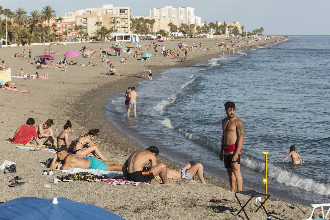 Es el primer sábado desde que se iniciara el estado de alarma en el que se permite el baño y tomar el sol