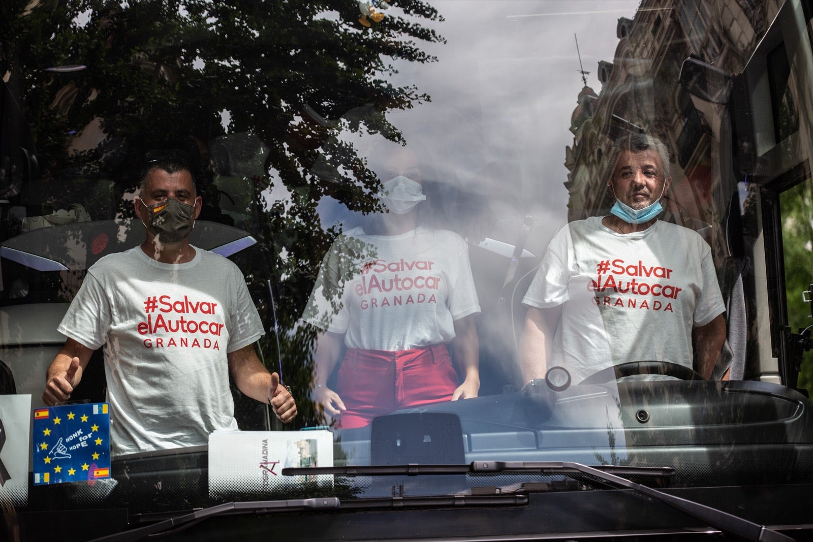 El colectivo de transporte discrecional, de colegios y turístico reclama atención del Gobierno y le exige medidas concretas para resolver su sutuación, paralizada por la crisis de la Covid-19