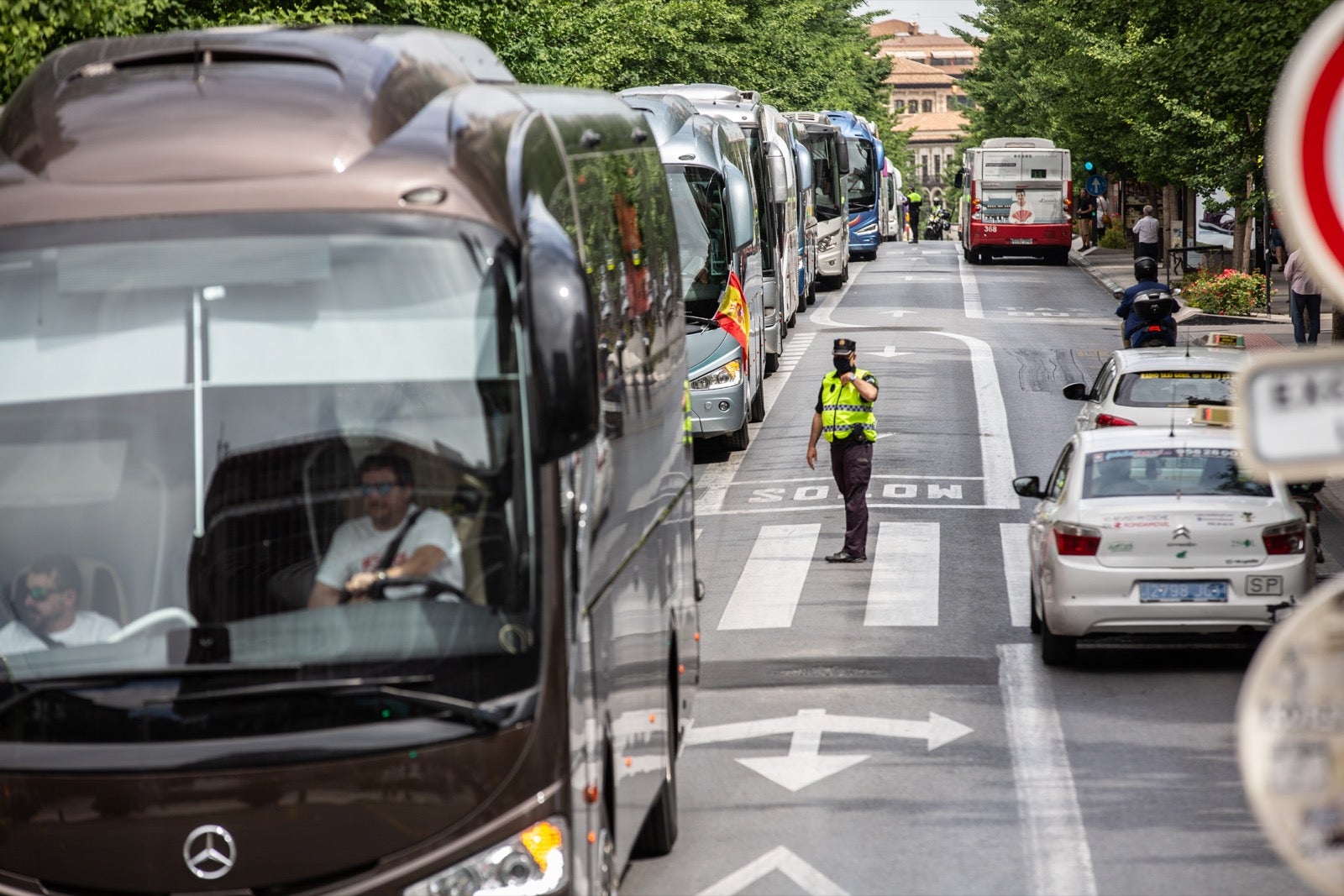 El colectivo de transporte discrecional, de colegios y turístico reclama atención del Gobierno y le exige medidas concretas para resolver su sutuación, paralizada por la crisis de la Covid-19