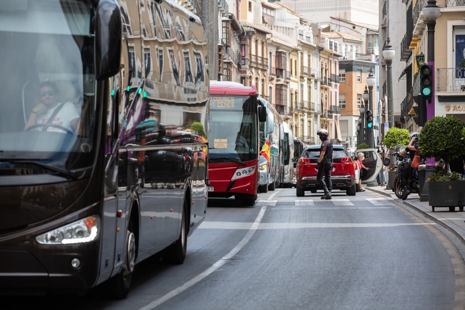 El colectivo de transporte discrecional, de colegios y turístico reclama atención del Gobierno y le exige medidas concretas para resolver su sutuación, paralizada por la crisis de la Covid-19
