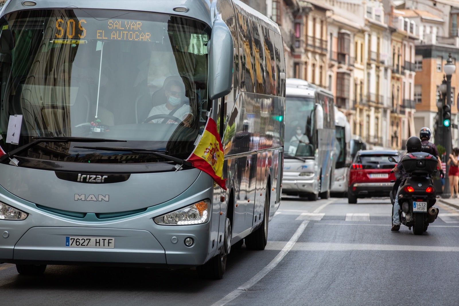 El colectivo de transporte discrecional, de colegios y turístico reclama atención del Gobierno y le exige medidas concretas para resolver su sutuación, paralizada por la crisis de la Covid-19