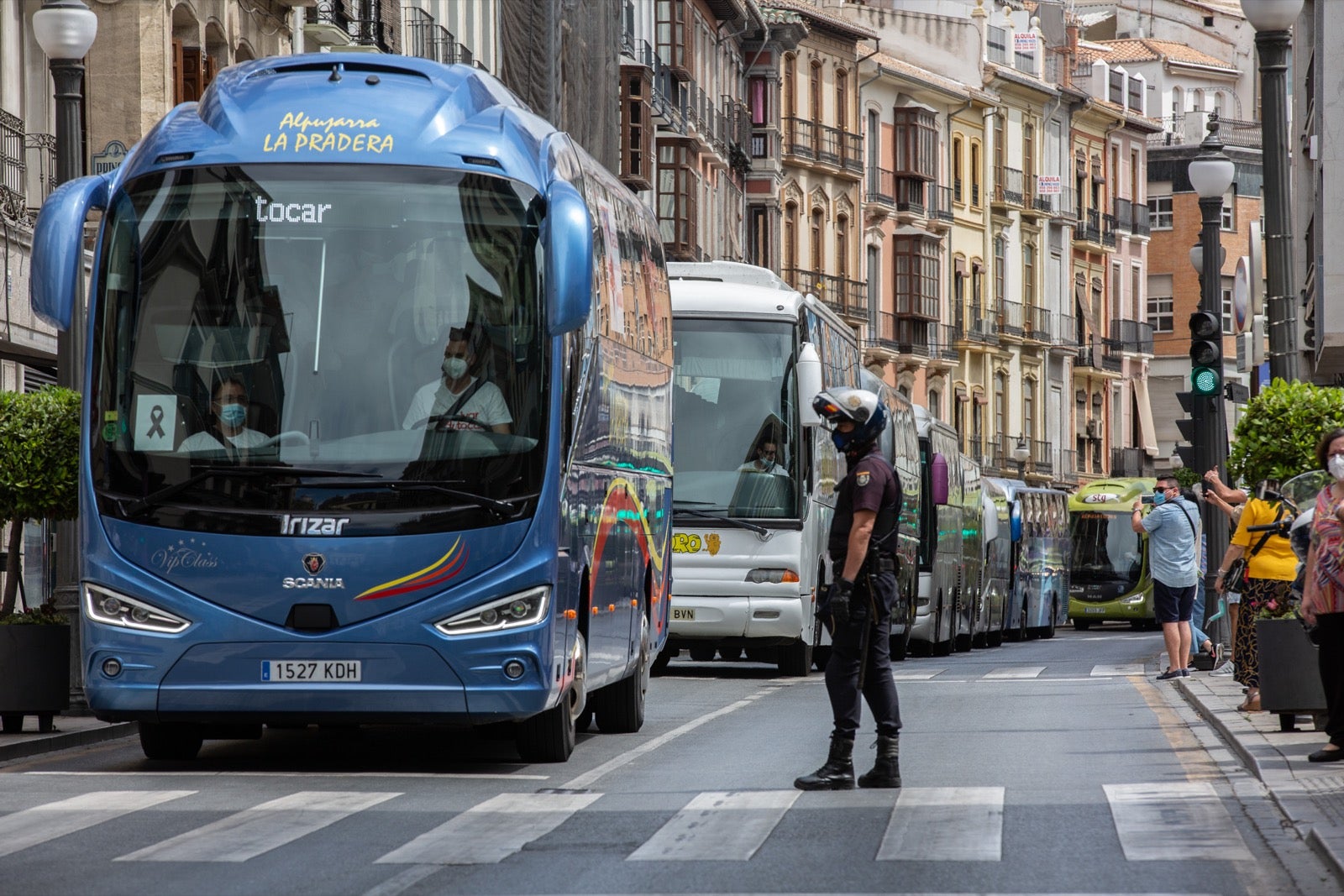 El colectivo de transporte discrecional, de colegios y turístico reclama atención del Gobierno y le exige medidas concretas para resolver su sutuación, paralizada por la crisis de la Covid-19