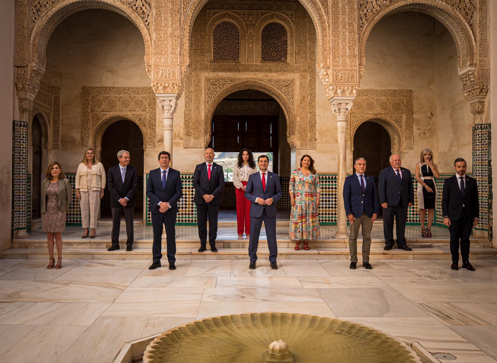 El Ejecutivo andaluz estrena la nueva normalidad en el monumento nazarí