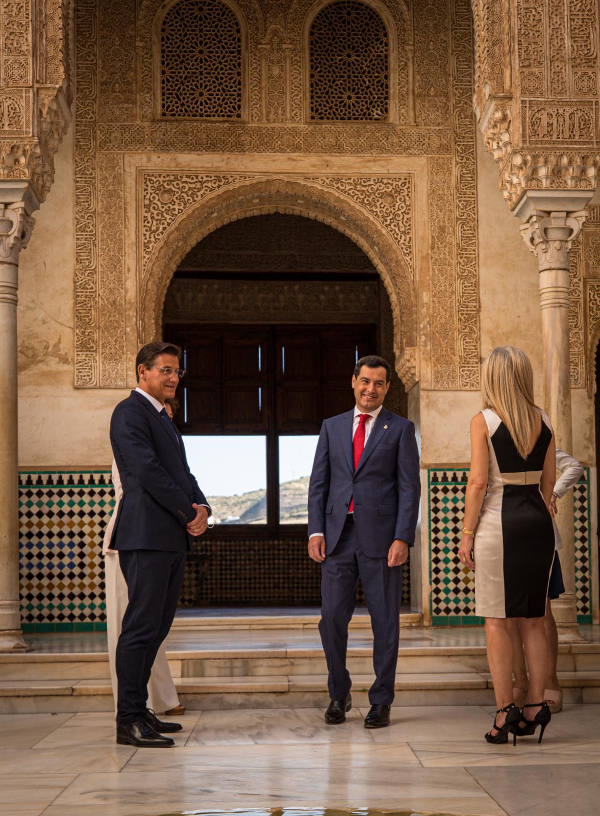 El Ejecutivo andaluz estrena la nueva normalidad en el monumento nazarí