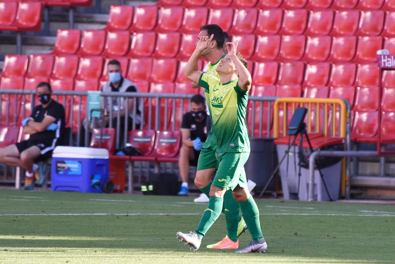 Los de Diego Martínez alcanzarían su primer gran objetivo a falta de seis jornadas