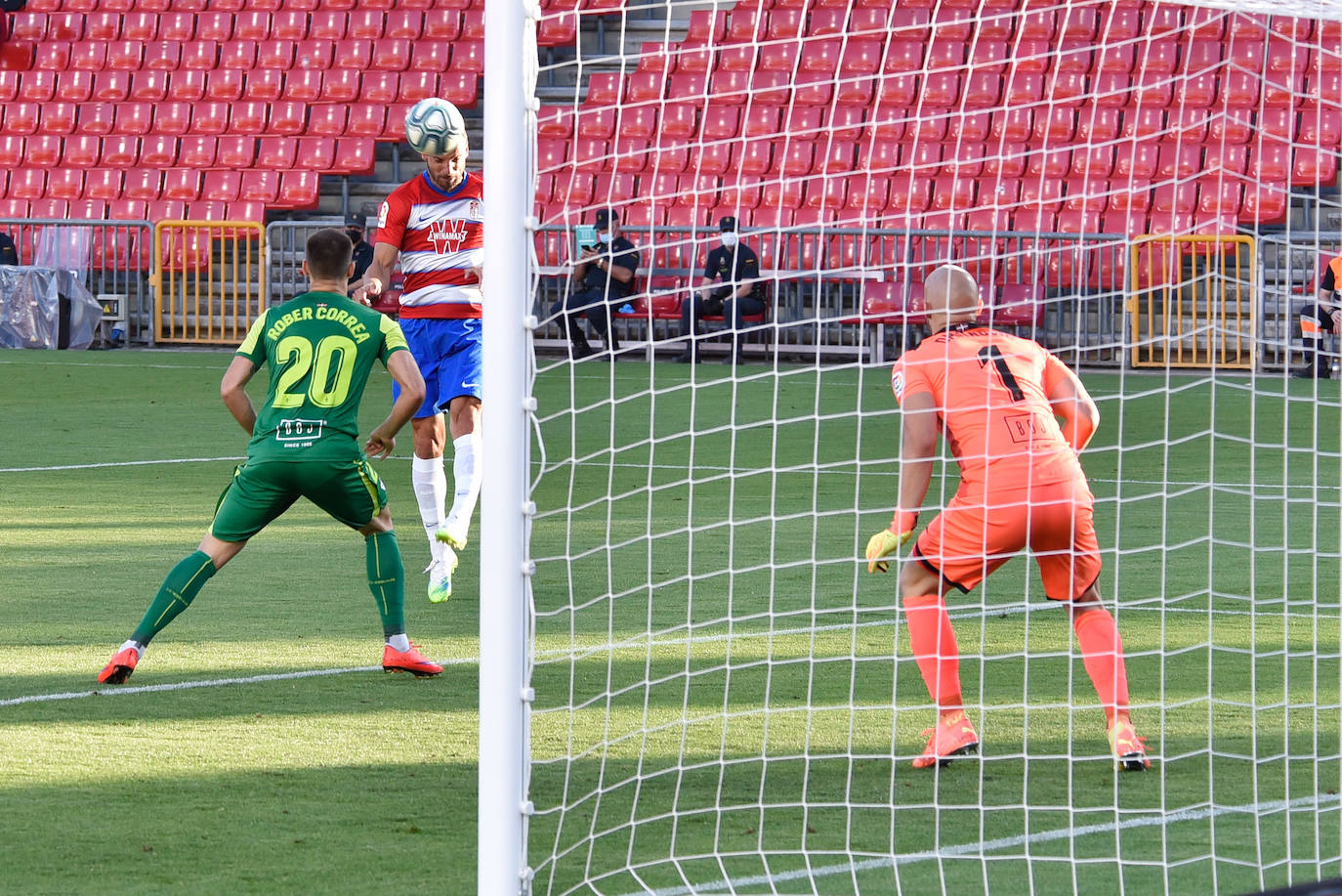 Los de Diego Martínez alcanzarían su primer gran objetivo a falta de seis jornadas