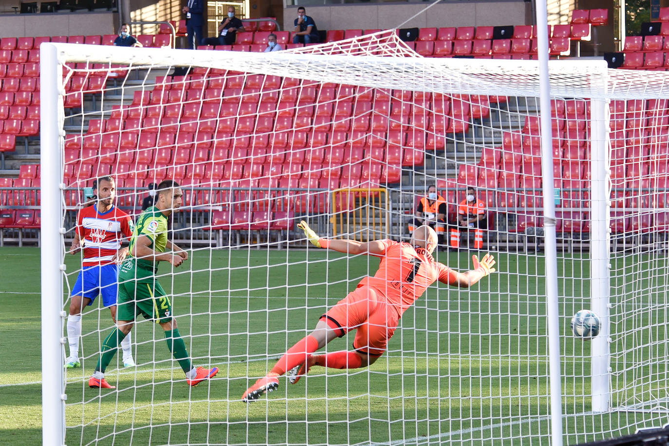 Los de Diego Martínez alcanzarían su primer gran objetivo a falta de seis jornadas