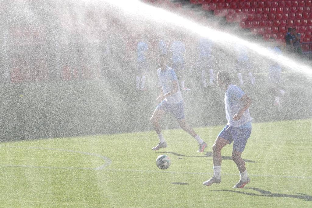 Los de Diego Martínez alcanzarían su primer gran objetivo a falta de seis jornadas