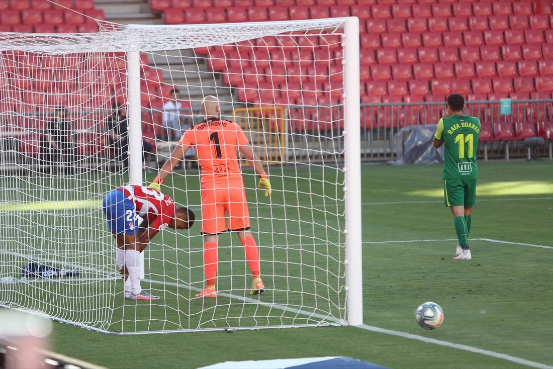 Los de Diego Martínez alcanzarían su primer gran objetivo a falta de seis jornadas