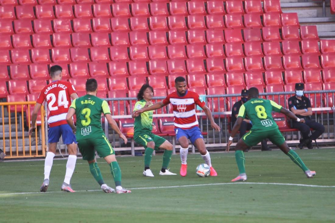 Los de Diego Martínez alcanzarían su primer gran objetivo a falta de seis jornadas