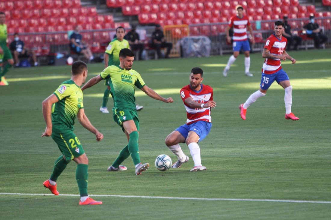 Los de Diego Martínez alcanzarían su primer gran objetivo a falta de seis jornadas