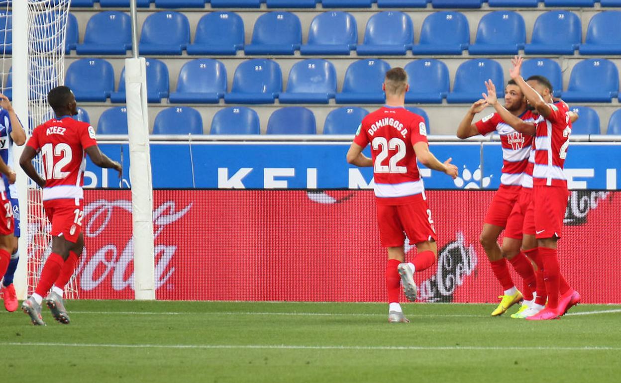 Antoñín celebra su gol, aliviado tras la agonía. 