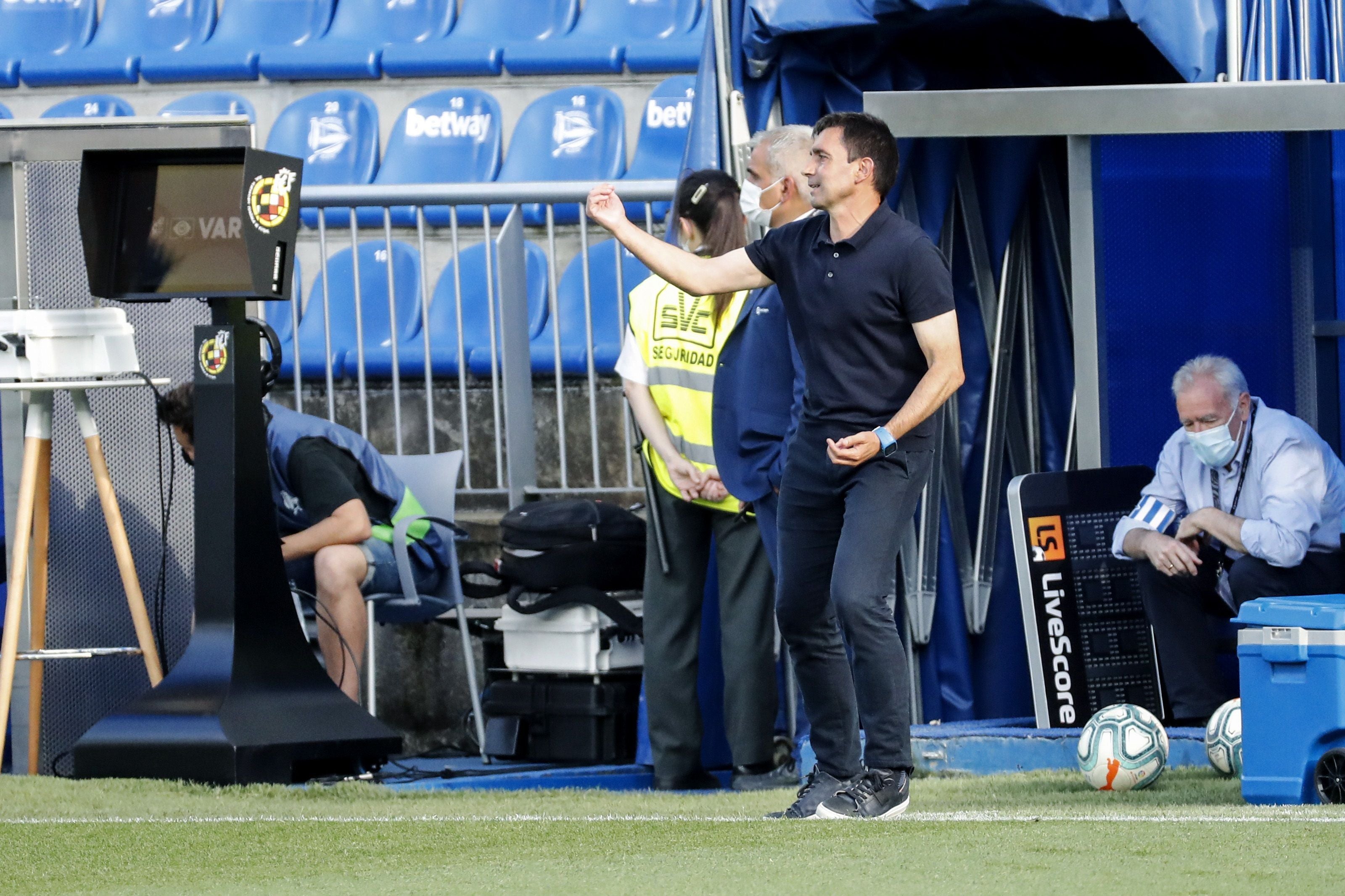 Asier Garitano durante un partido anterior del Alavés. 
