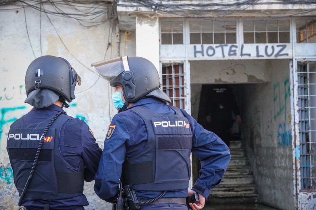 Policía Nacional ha registrado 36 viviendas y ha encontrado centenares de plantas de marihuana