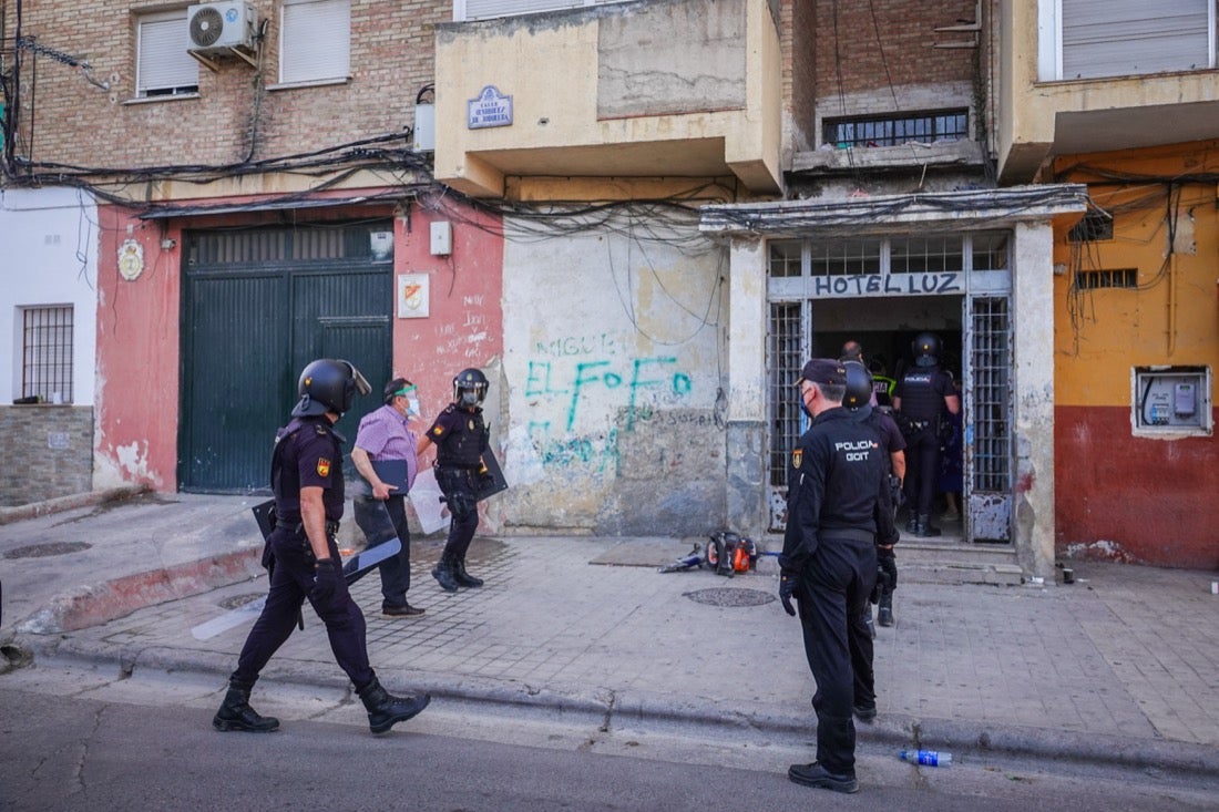Policía Nacional ha registrado 36 viviendas y ha encontrado centenares de plantas de marihuana