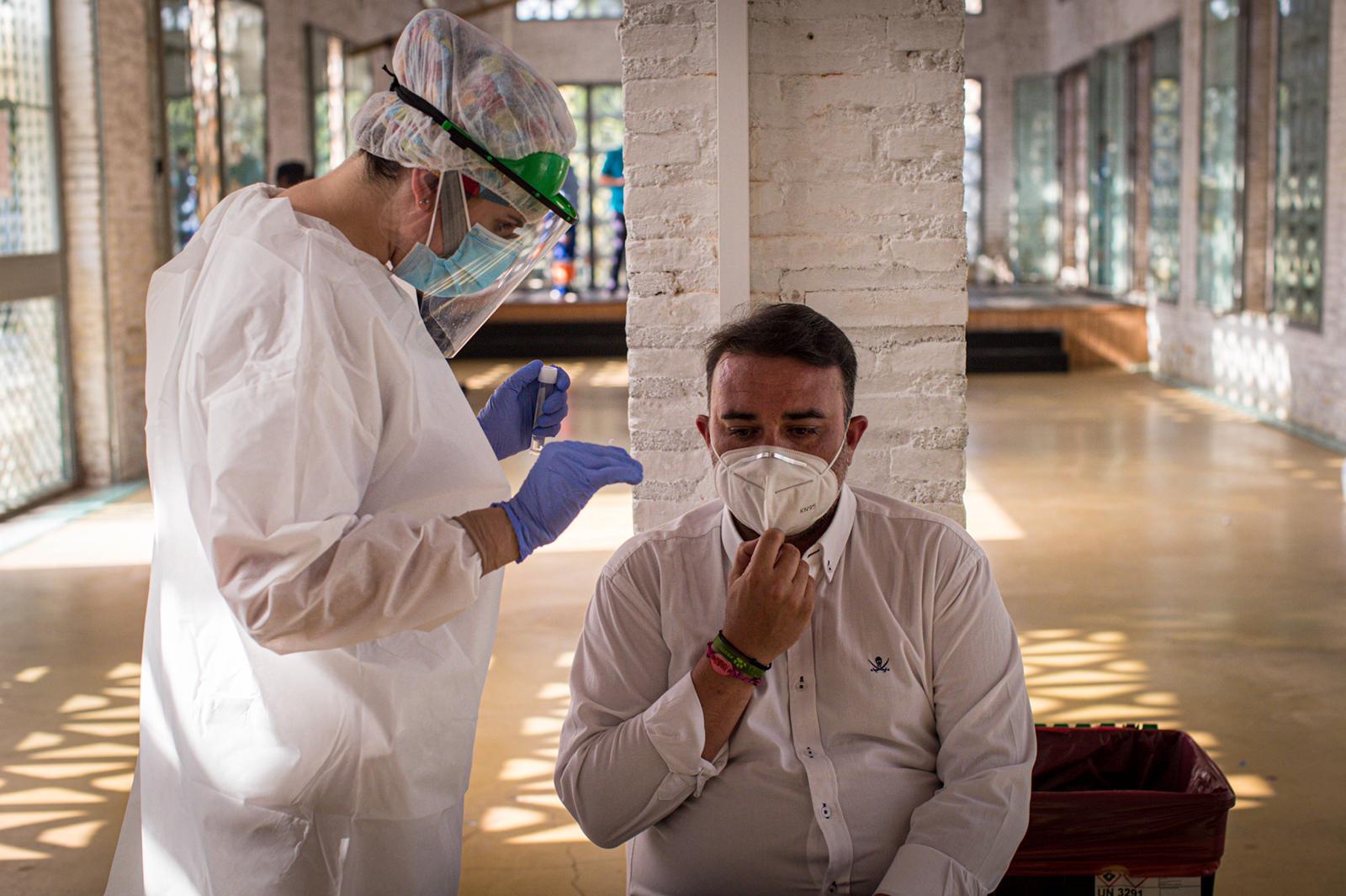 A las siete de la tarde han comenzado la recogida de muestras, que también se llevará a cabo mañana por la mañana