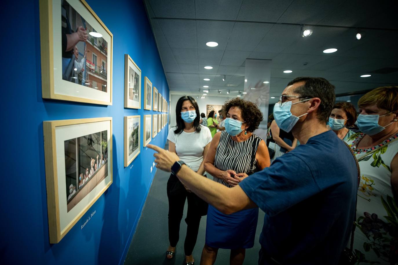 Fotos: La Universidad reconoce la labor de los sanitarios durante la pandemia con una exposición