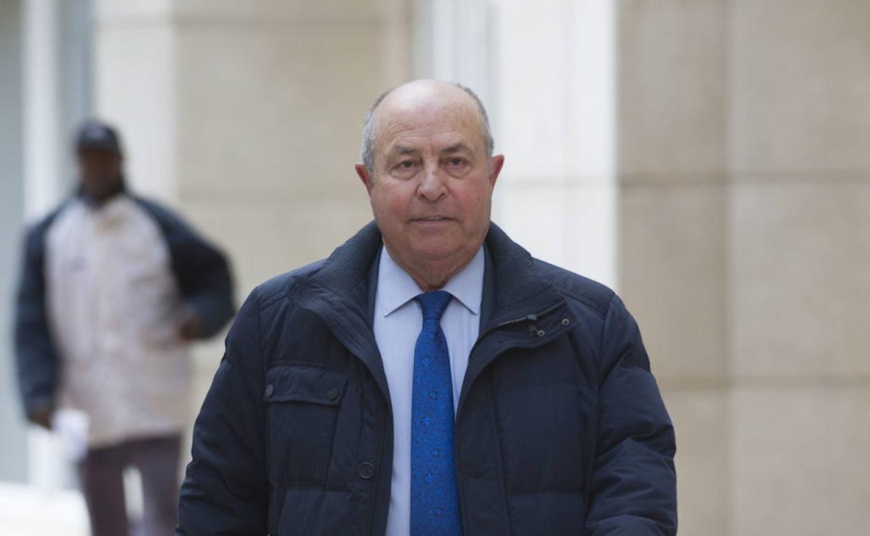 La jueza deja a un paso del juicio a José Torres Hurtado e Isabel Nieto por el caso de sus pisos