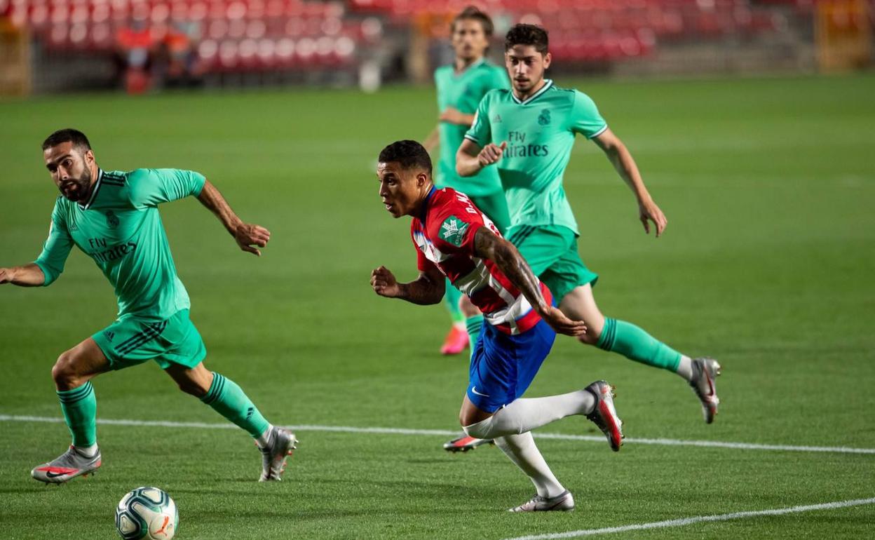 Darwin Machís, en la acción que acabó con su gol. 
