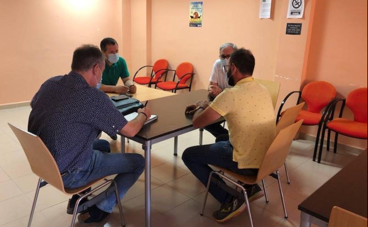 Reunión en Santiago-Pontones. 