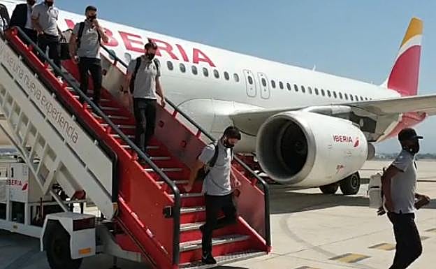 El Real Madrid tira de talonario para volar de madrugada fuera del horario del aeropuerto de Granada