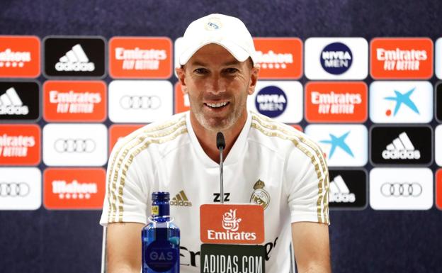 Zinedine Zidane, en rueda de prensa. 