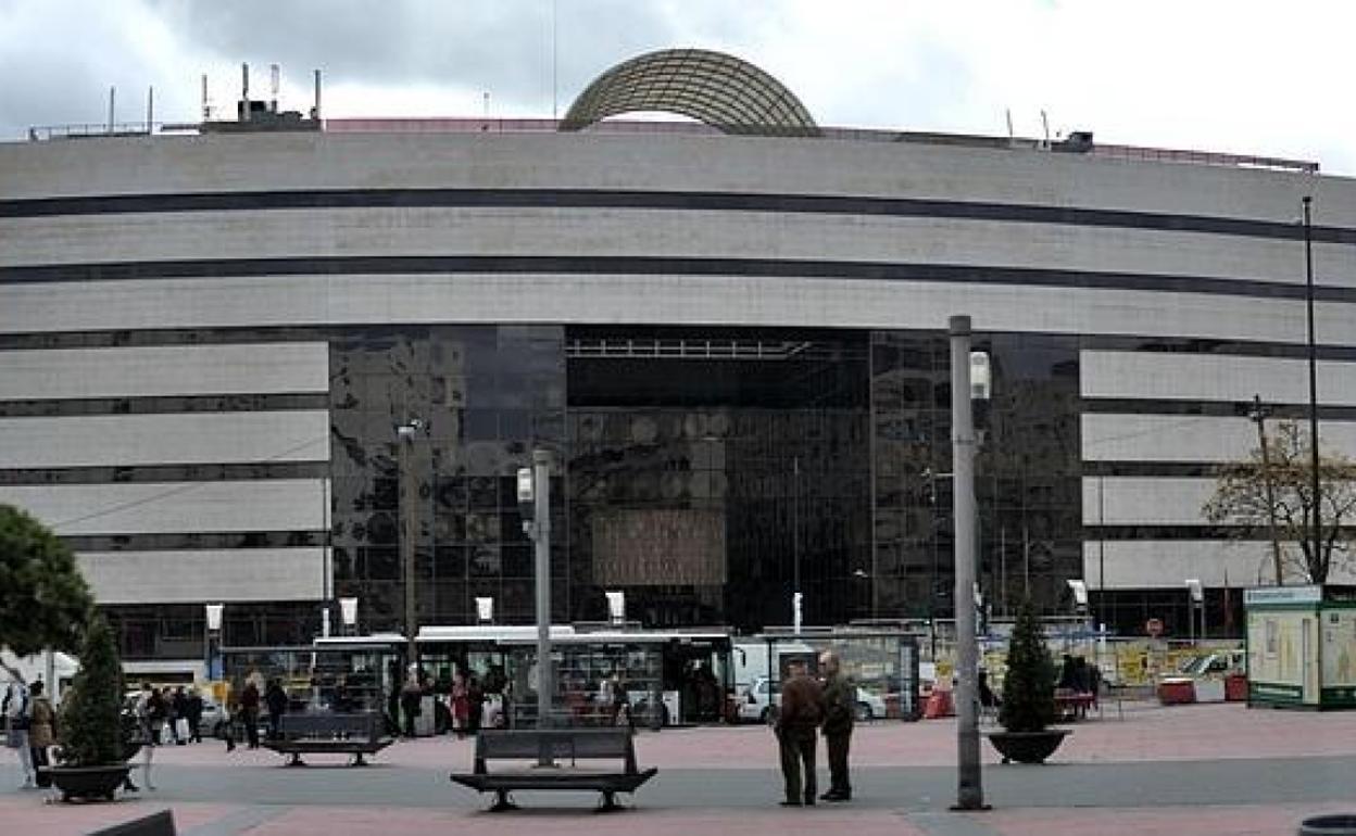 Fallece en plena vía pública de Granada una joven de 21 años