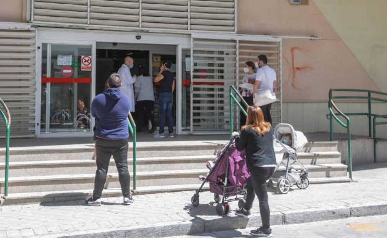 Un especialista médico acusa a Madrid de mentir sobre los rebrotes de coronavirus