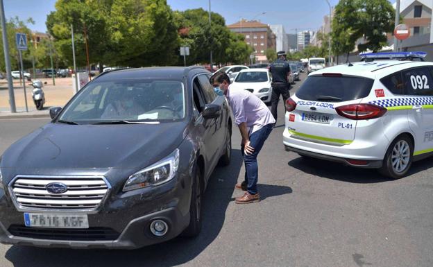 Colas en el centro de salud de Córdoba en el que se realizan las pruebas PCRs.