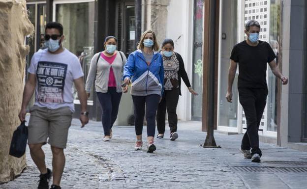 Las normas de Sanidad para el uso de las mascarillas que se venden en los supermercados