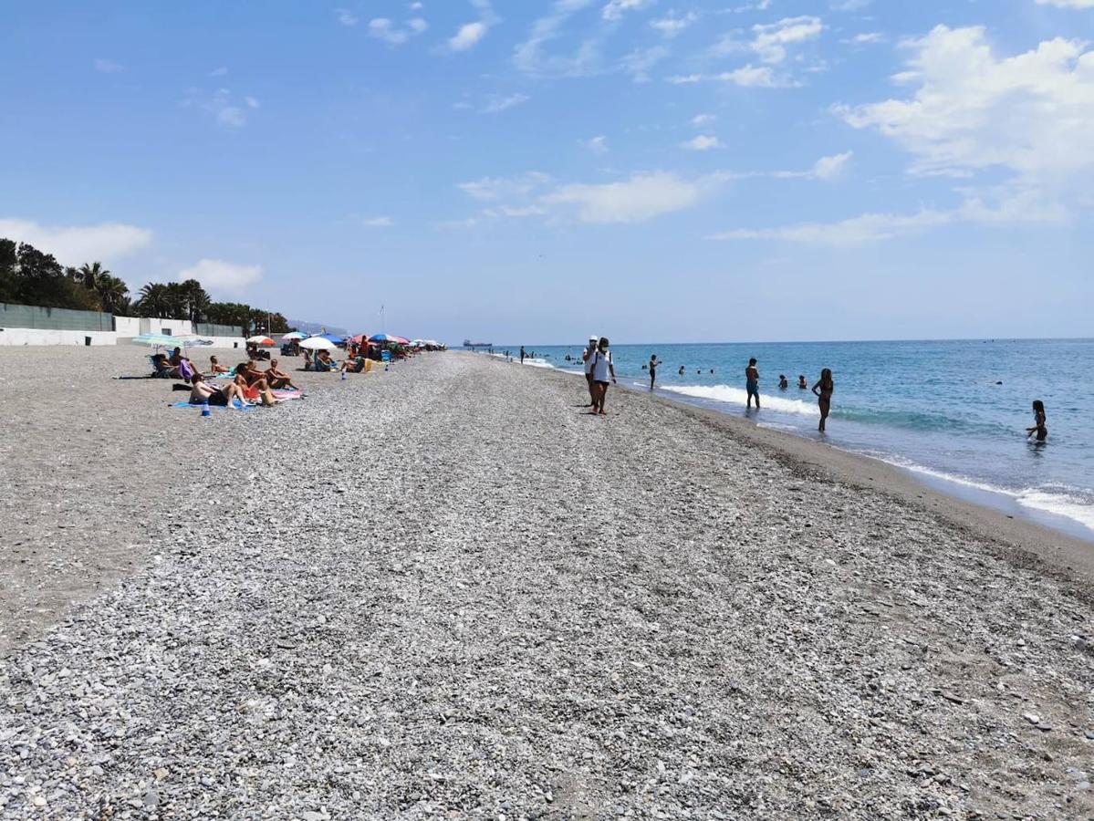 La playa de San Cristóbal presenta este mediodía de domingo un aspecto formidable. 