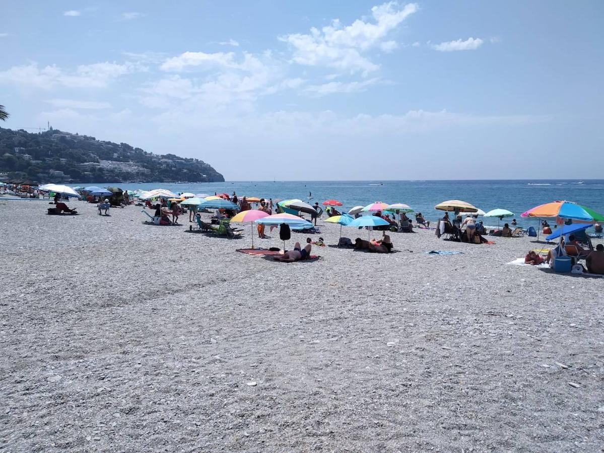 La playa de San Cristóbal presenta este mediodía de domingo un aspecto formidable. 
