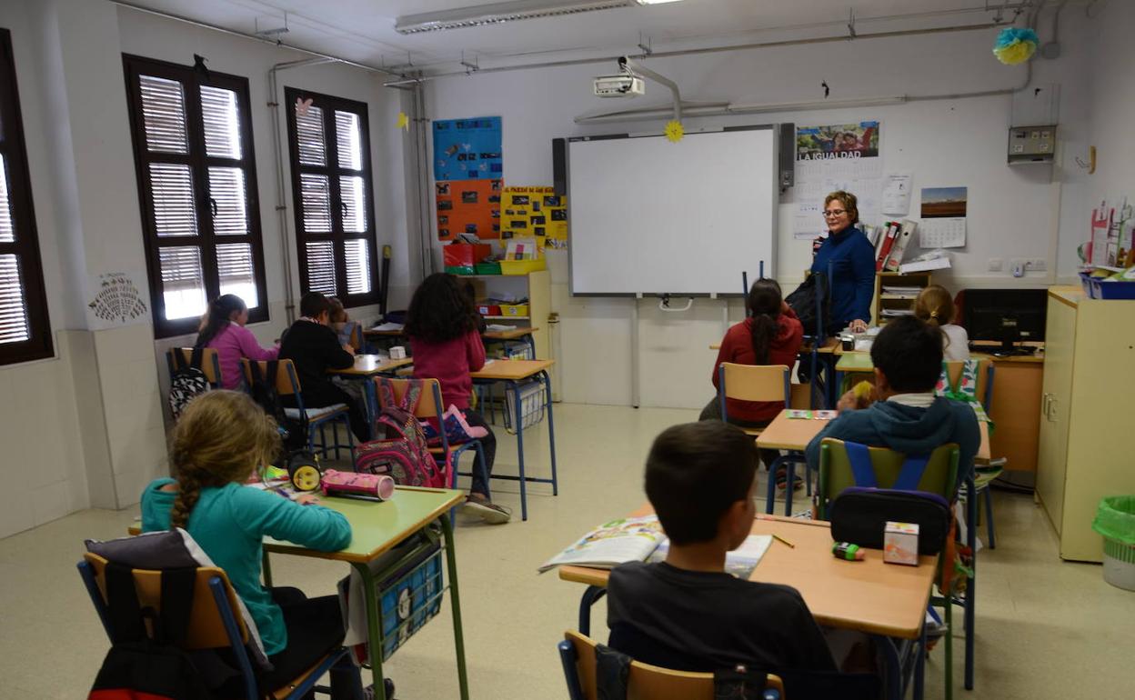 Educación asegura que la vuelta al cole en Andalucía «será presencial y analizando cada centro»