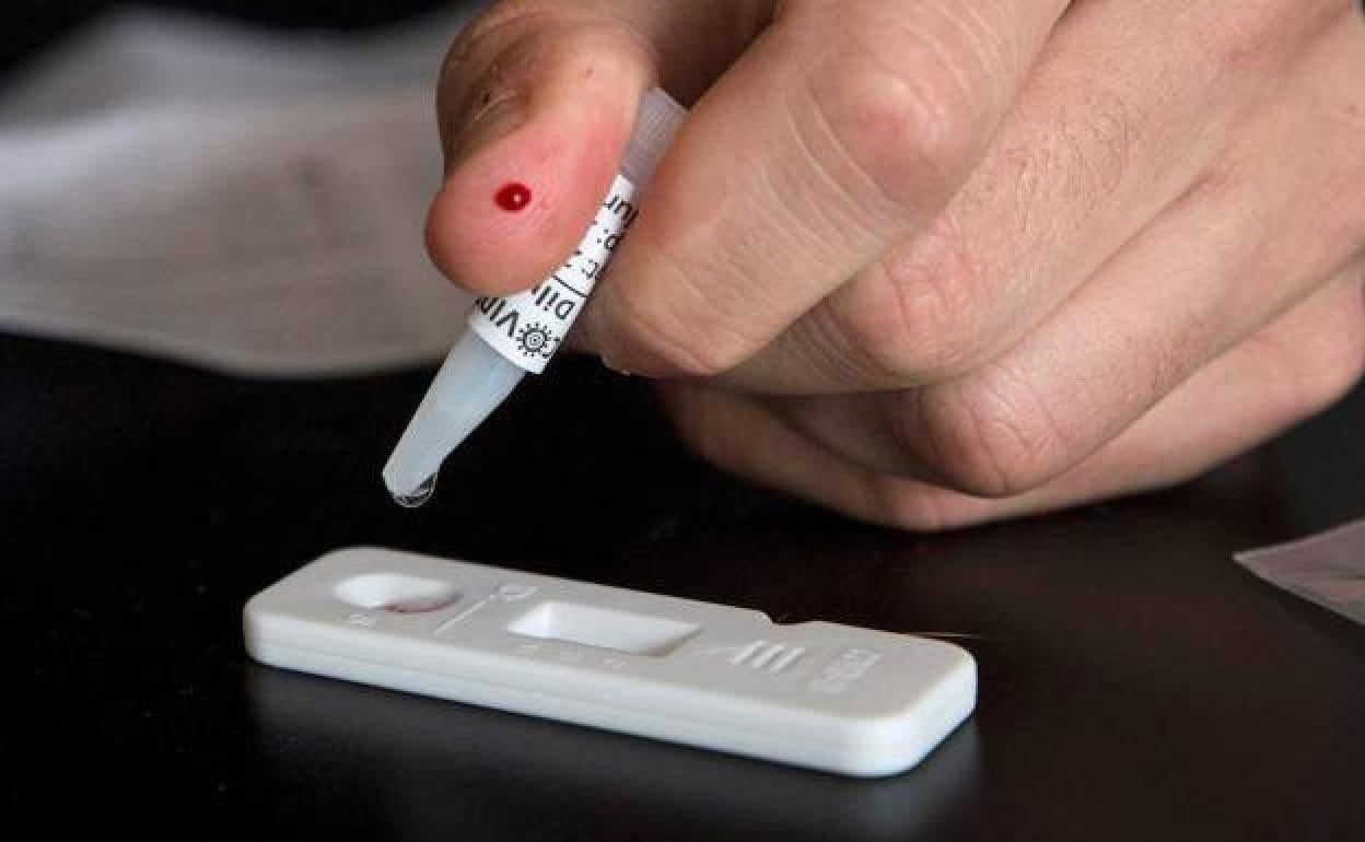 ¿En qué consiste la 'cartilla Covid' que ha implantado Madrid?