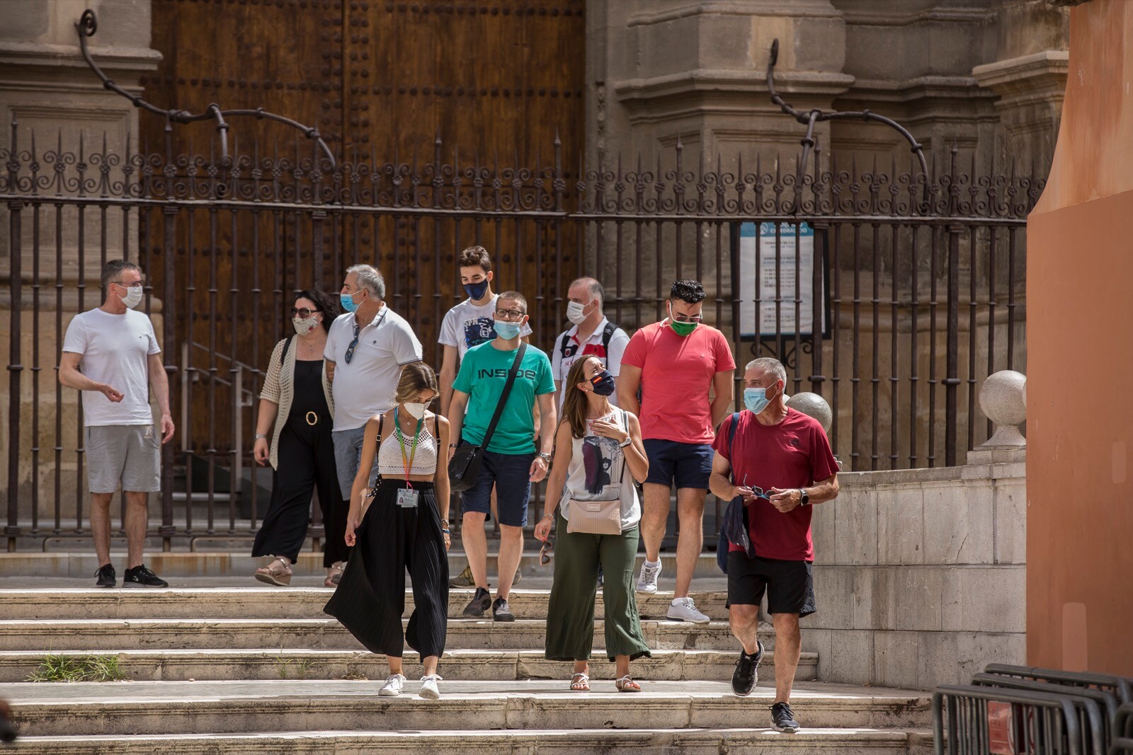 El primer día de agosto deja imágenes de turistas visitando los principales puntos de la ciudad pese a la ola de calor y a la incertidumbre por los rebrotes de coronavirus