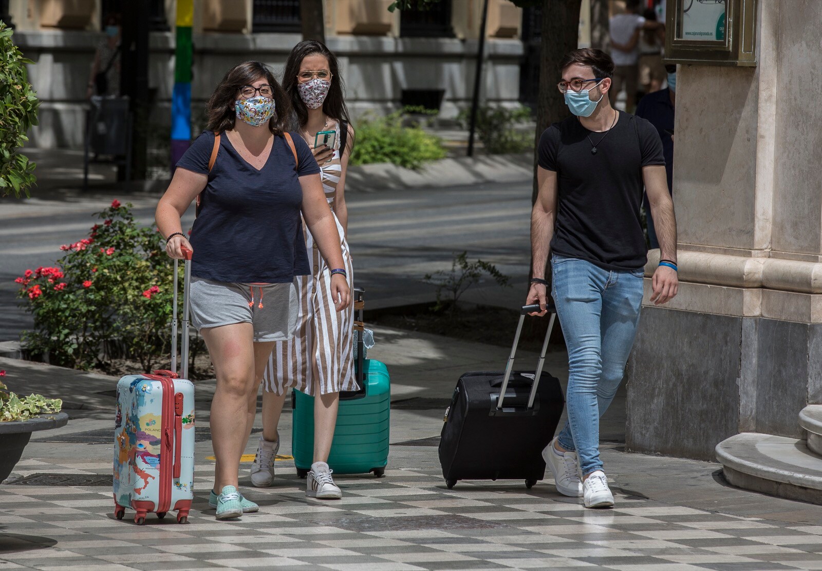 El primer día de agosto deja imágenes de turistas visitando los principales puntos de la ciudad pese a la ola de calor y a la incertidumbre por los rebrotes de coronavirus