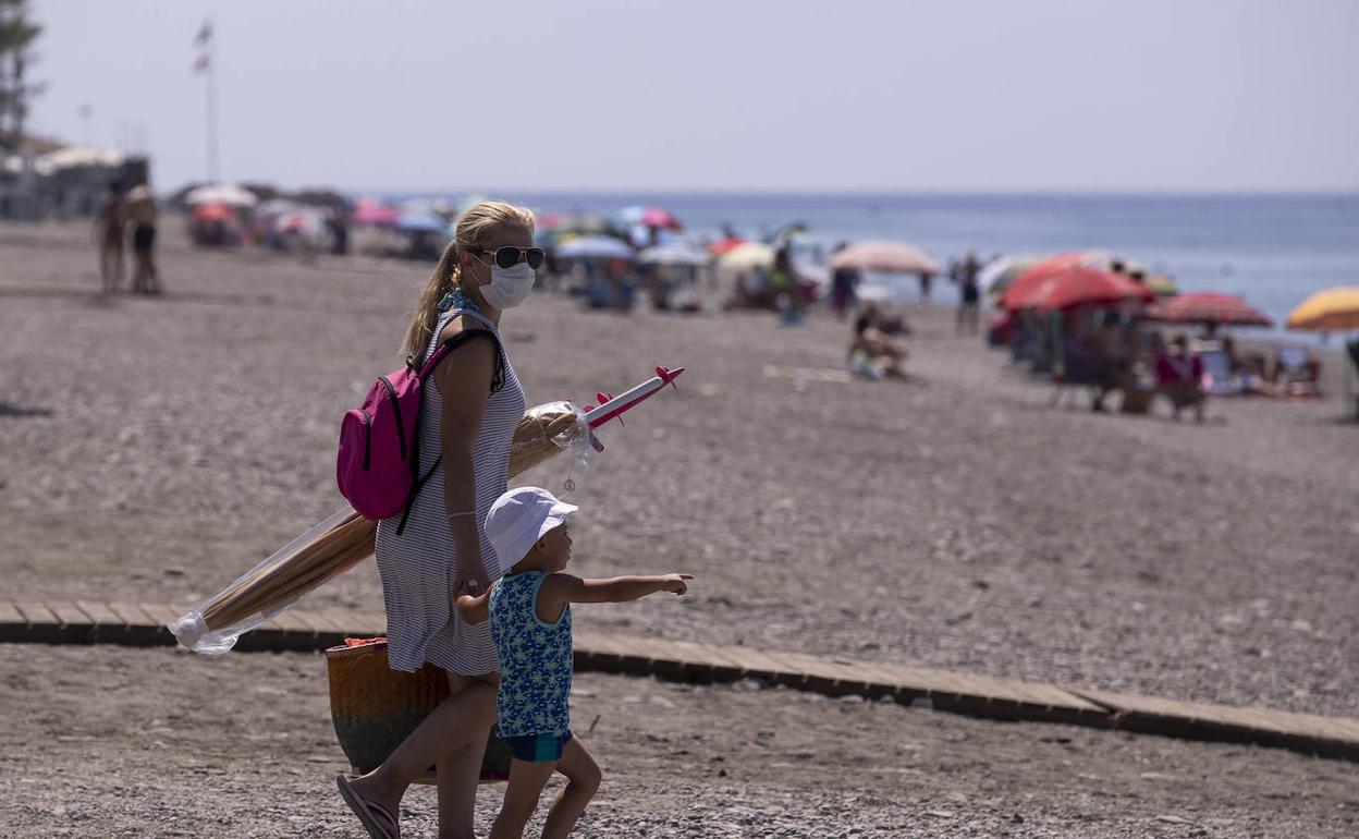 Cierran una ludoteca infantil en Motril por el positivo de un niño