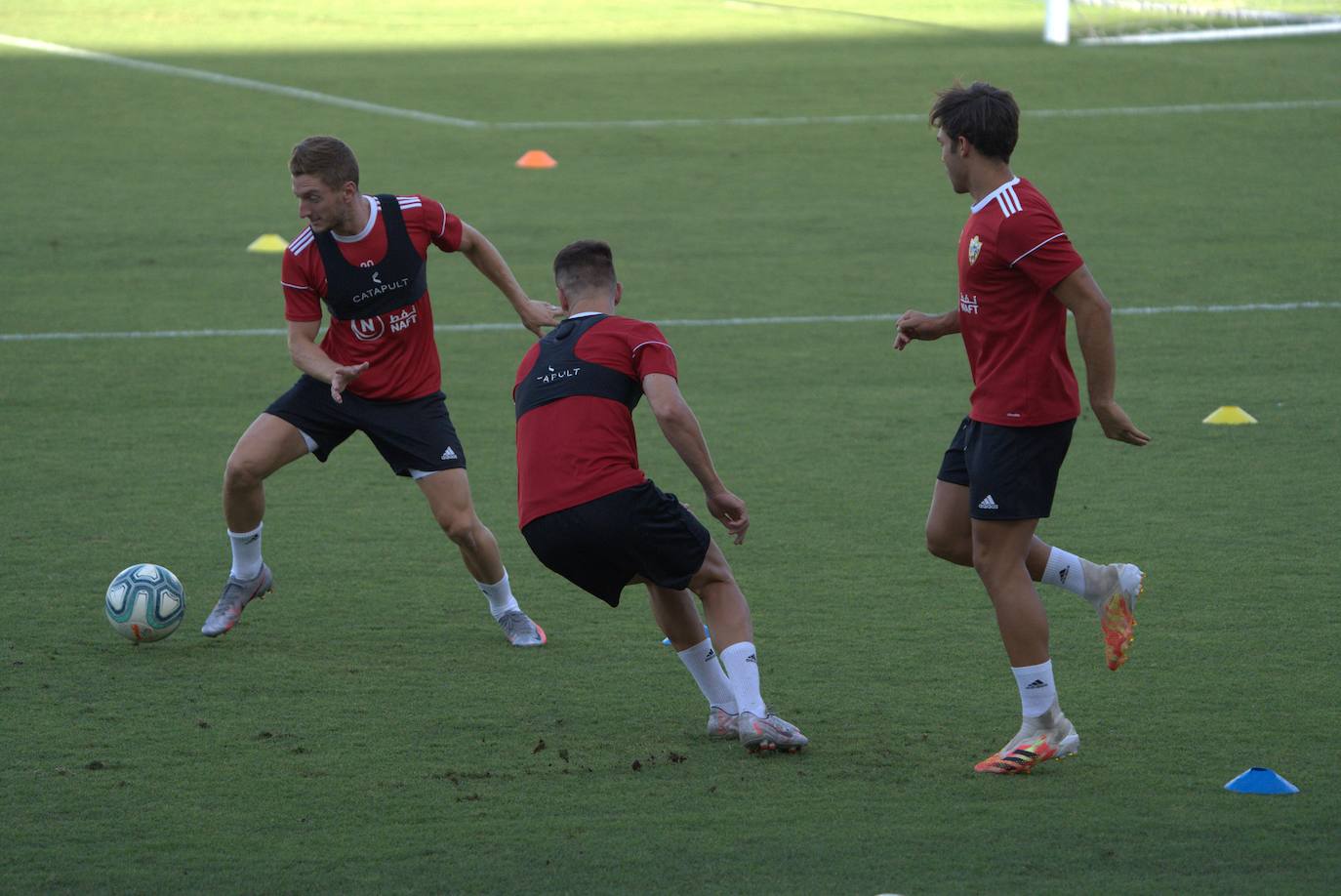 Los rojiblancos, con las miradas puestas en el Girona, vuelven a la actividad