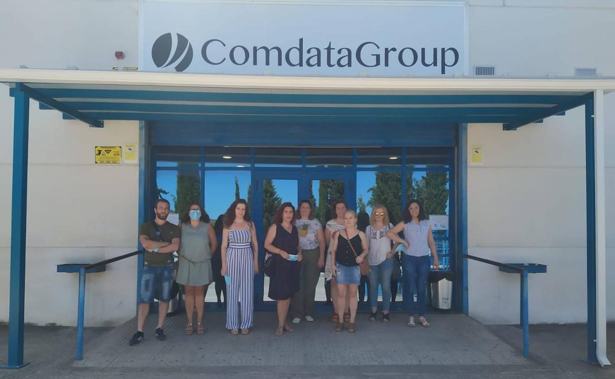 Integrantes del comité de empresa de Comdata en el centro de trabajo de La Carolina. 