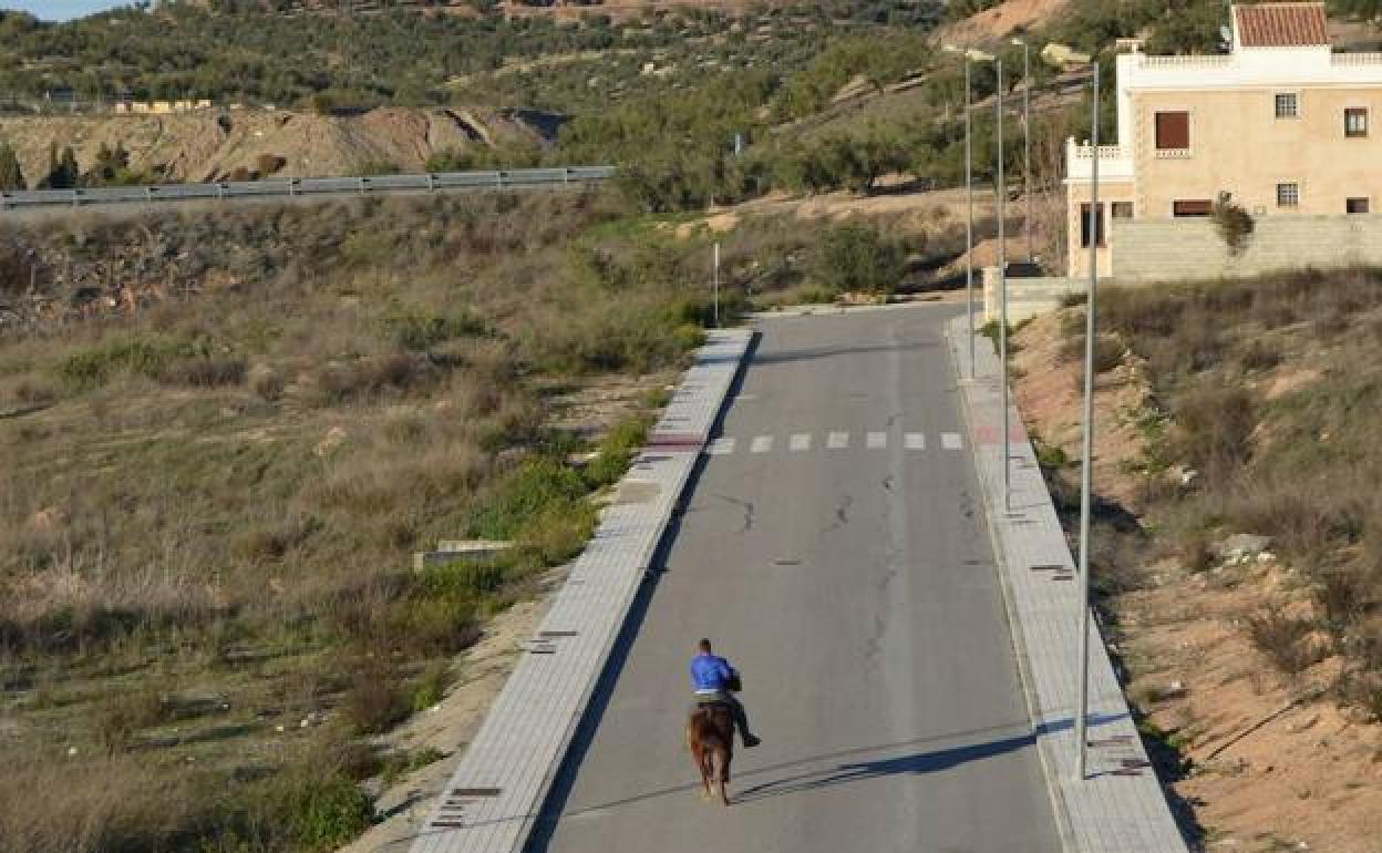 Piden investigar las causas de la muerte por descarga de un trabajador en Peligros