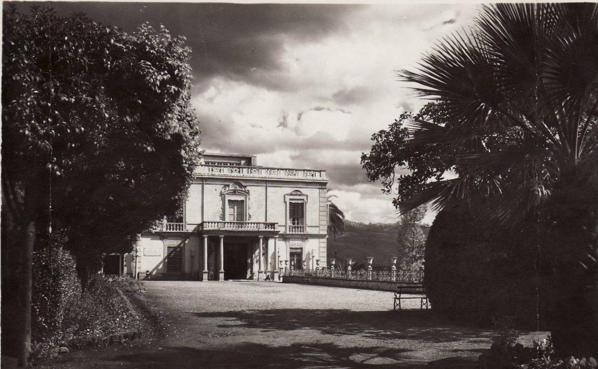 Vista del palacete del Carmen de los Mártires en 1942.