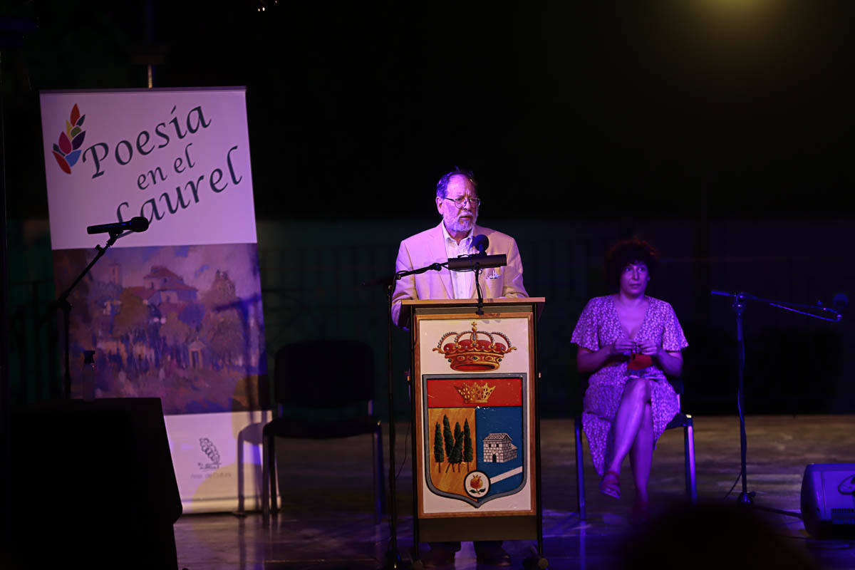 Estrella se presentó en La Zubia para ensalzar las toneladas de poesía que le descubrió su padre