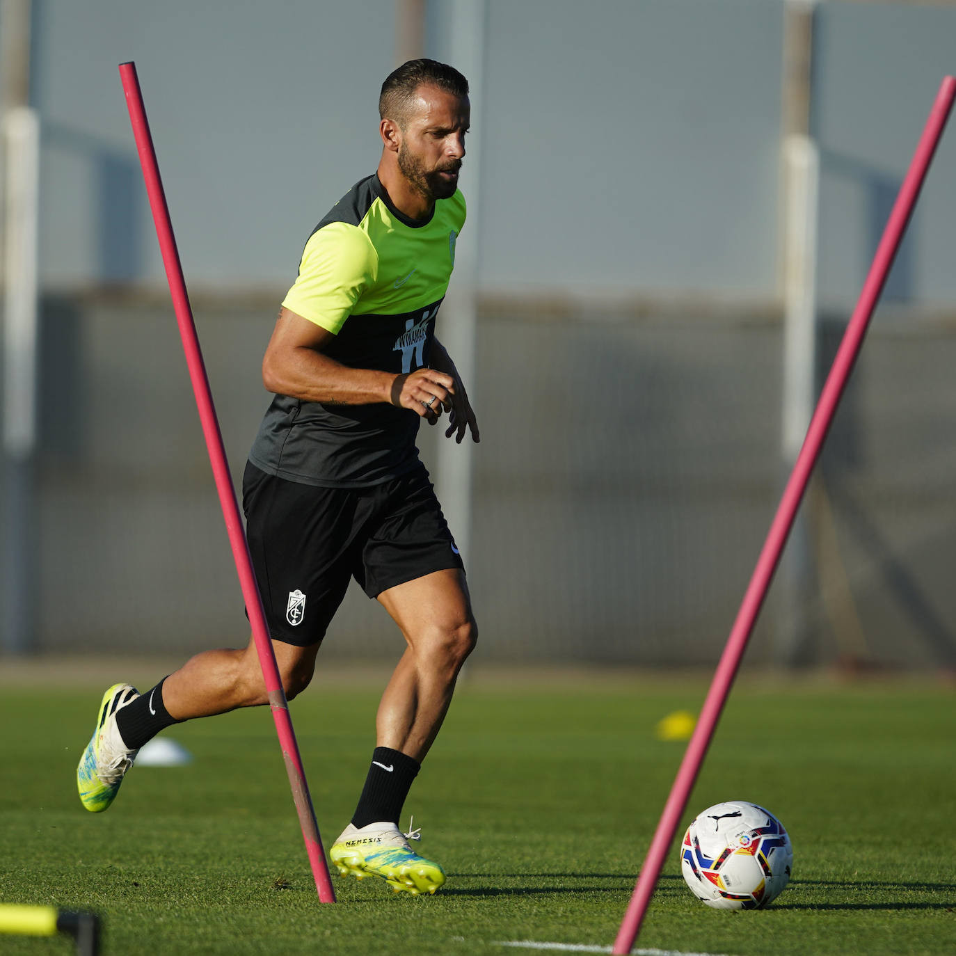 Fotos: El EuroGranada da sus primeros pasos sobre el césped de la Ciudad Deportiva